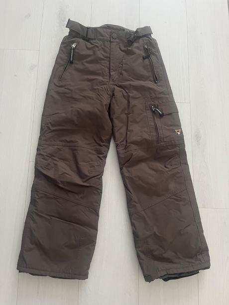 Kvalitne lyžiarske nohavice, 152