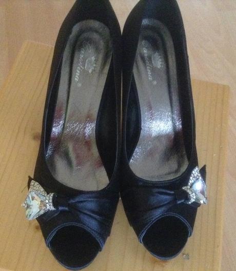 Čierne saténového topánky so štrasovou ozdobou, 39