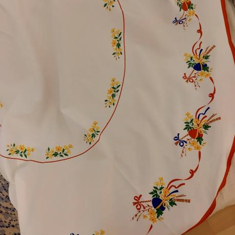 Veľkonočný okrúhly retro obrus,