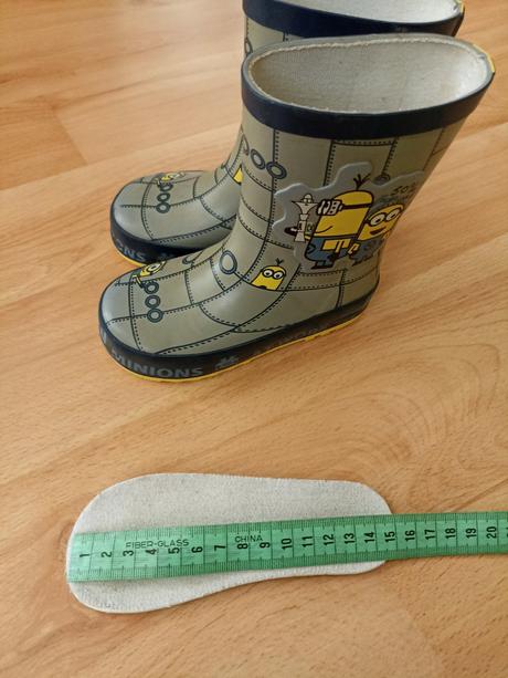 Gumáky s mimoňmi, 22