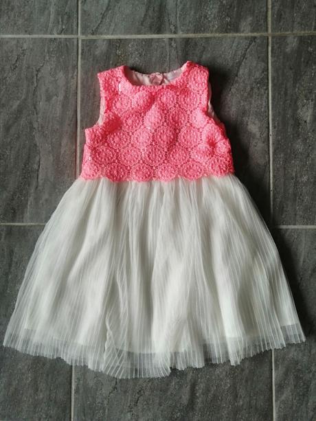 Sviatočné nežné dievčenské šaty v116, 6-8r., 116