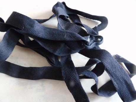 Zbytky pásovky/lemovky,