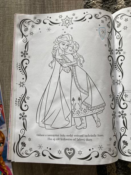 Vymaľovánky a časopis frozen,