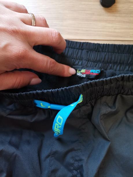 Turistické nohavice, 140