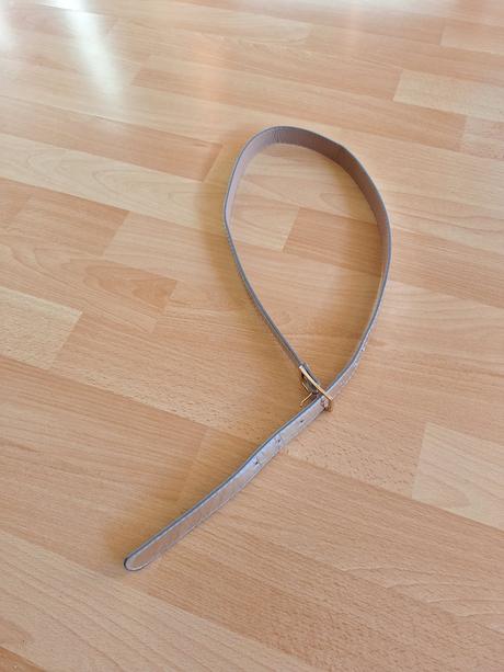 Tenký strieborný opasok, 