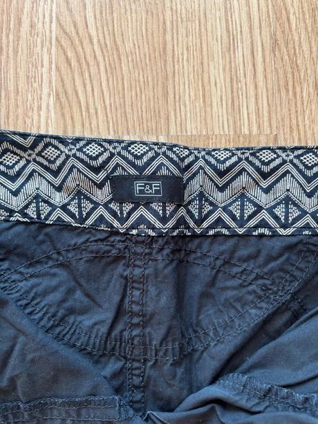 Šortky/ bermudy, f&f,l