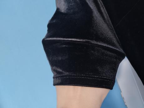 Čierne zamatové šaty, s