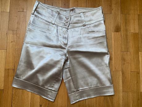 Krémové saténové kraťasy, m