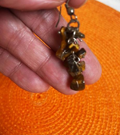 Visiace náušnice tigrie oko, 