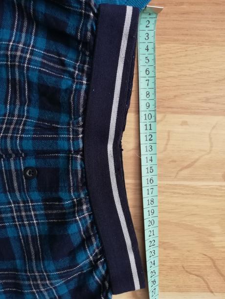 Pyžamo v peknom stave 122/128, lupilu,122