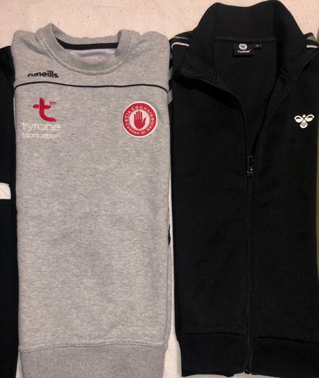 Balik mic mikiny hummel reserved nike 140-146, 140–152