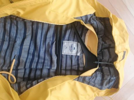 Zlta vetrovka, timeout,xl