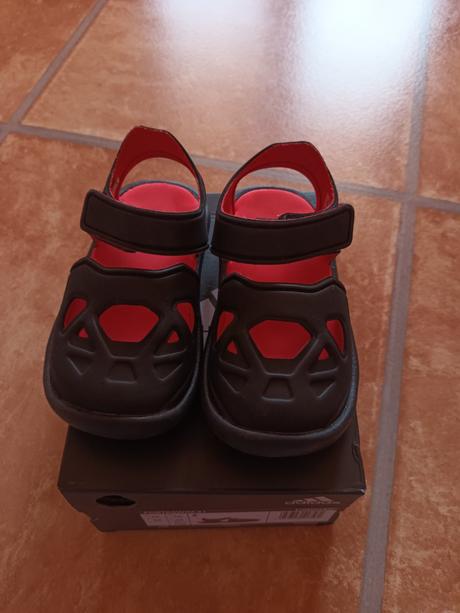 Sandlaky obuté 3krat, adidas,25