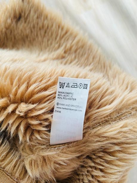 Skvelá kožušinková vesta značky marks & spencer, marks & spencer,116