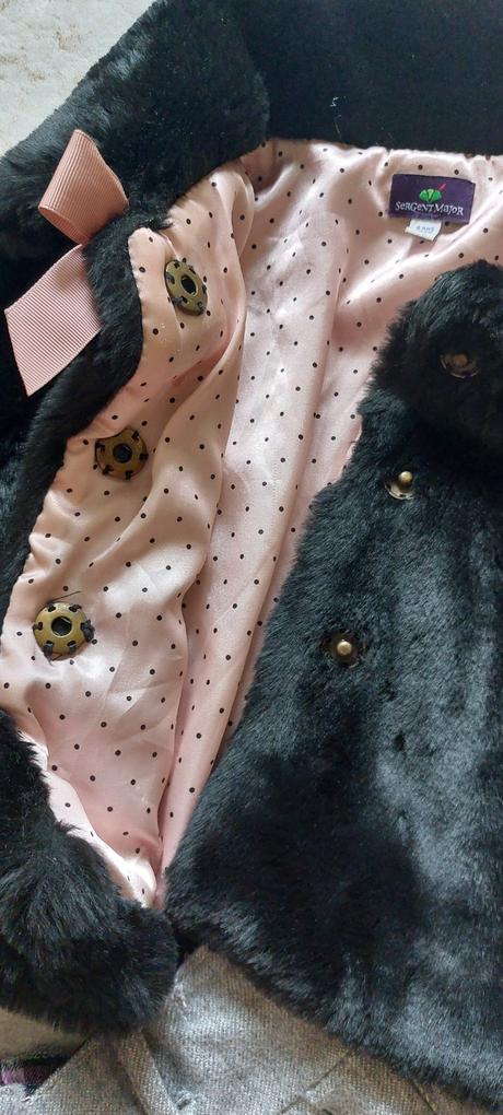 Elegantný kabátik, sergent major,104