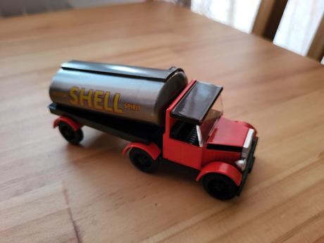 Zberateľská replika cisterny shell, 