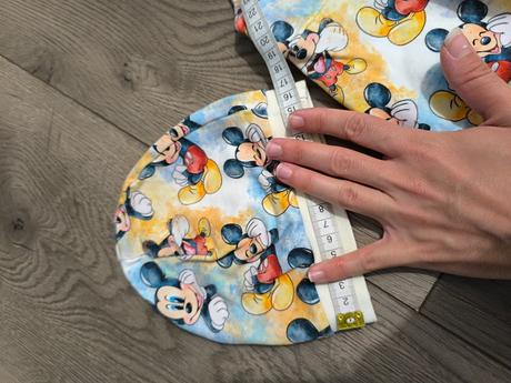 Trakačiky s čiapočkou mickeymouse, 74