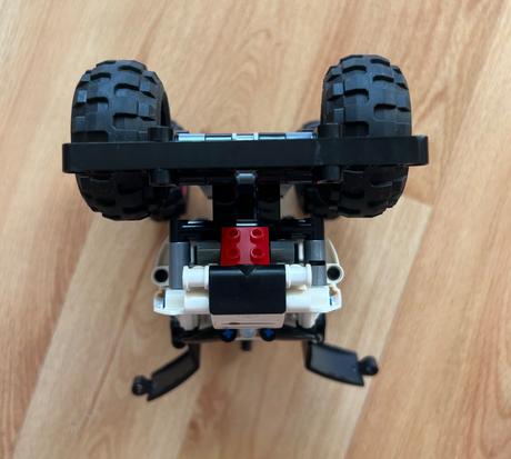 Lego technic monster jam auto a motorka (2v1),