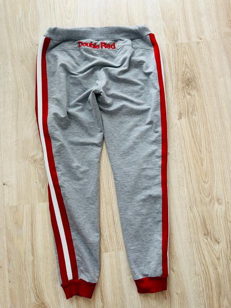 Štýlové teplákové nohavice double red,pc 44,95 eur, s