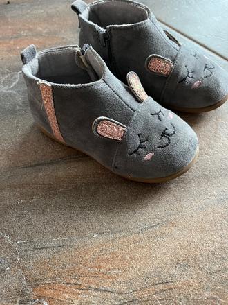 Zajačiky topánky, 27