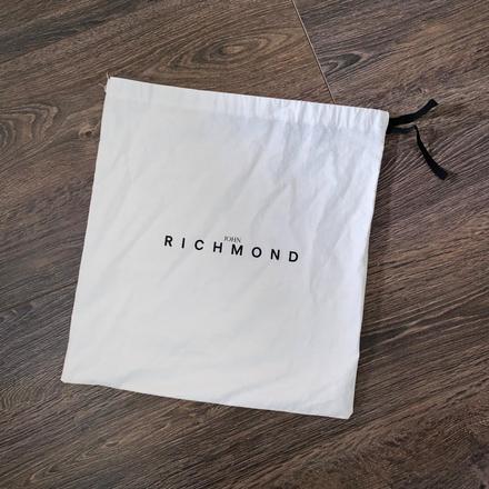 Vrecúško john richmond,