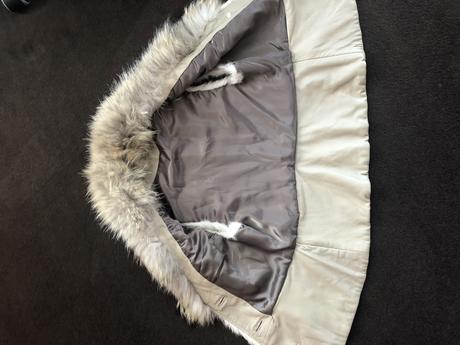 Kožušinova vesta, m