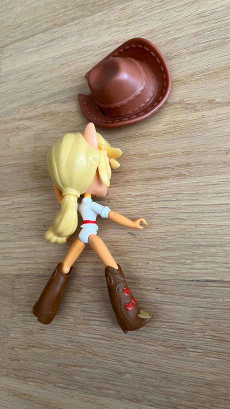 Postavička z my little pony apple jack, 