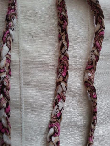 Farebny zapletany opasok, 