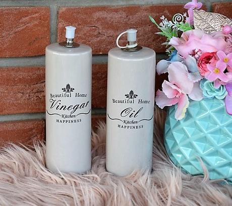 Keramické nádobky na olej a ocot,