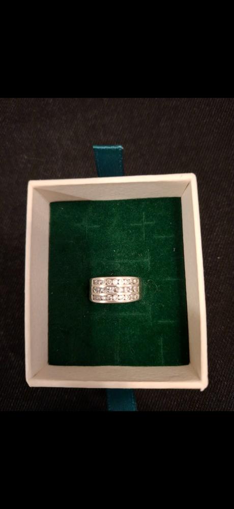 Strieborný prsteň,