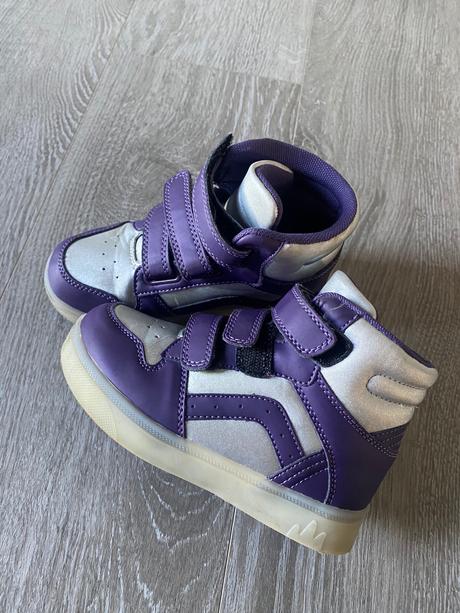 Blikajuce botasky, 29