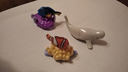 Kinder hračka hľadá sa dory,