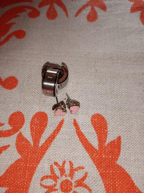 Náušnice z chirurgickej ocele, 