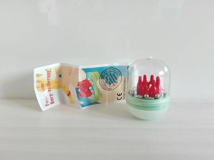 Kinder figúrky s papierikom,