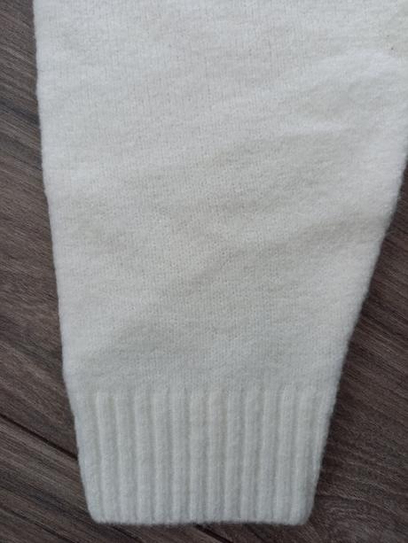 Teplučký svetrík, reserved,s