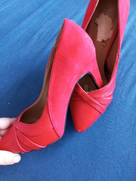 Červené lodicky, 36