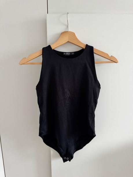 Čierne a bežove body stradivarius, stradivarius,s