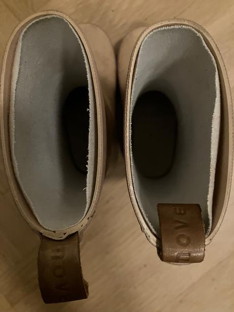 Gumáky move by melton, 24