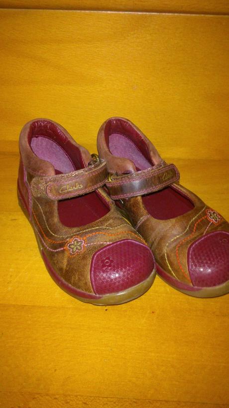 Sandálky, clarks,<17