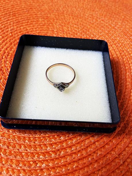 Starožitný zlatý prsteň, 