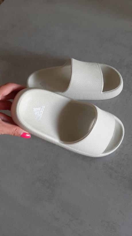 Krémové šľapky, 36