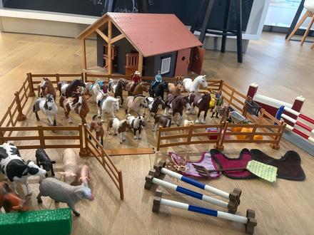 Veľká sada schleich, farma, kone, zvieratá a prísl, 
