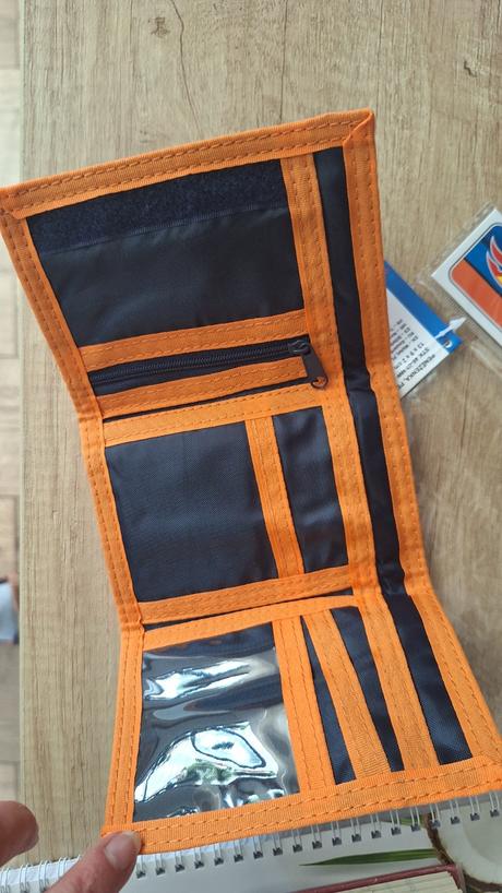 Peňaženka hotwhels, 