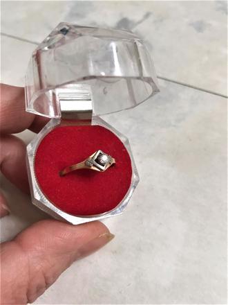 Starožitný zlatý prsteň,