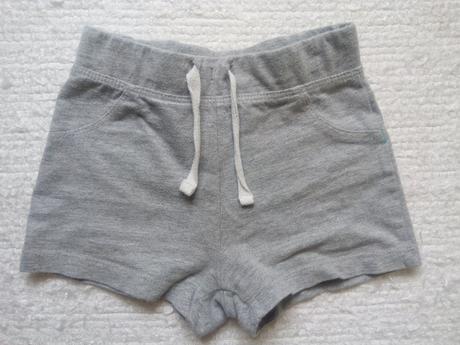 Kratke sortky vel.74/80, lupilu,74