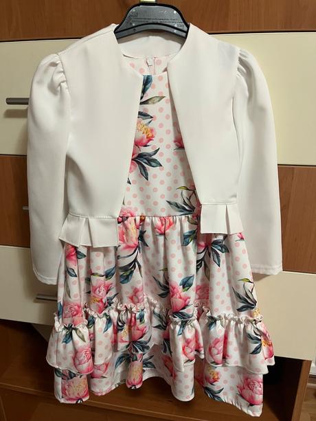 Spoločenské šaty, 134