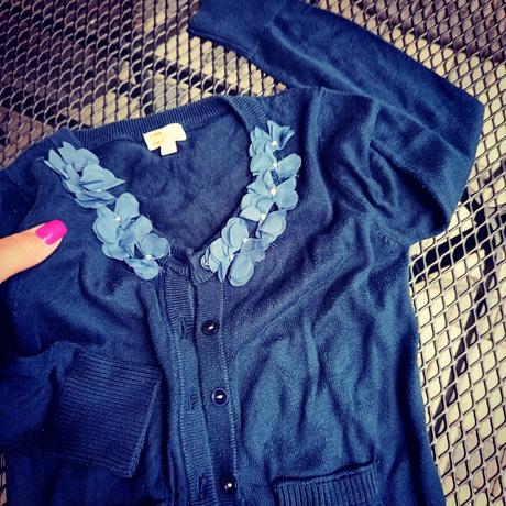 Krásny svetrík s kvetinkami, 122