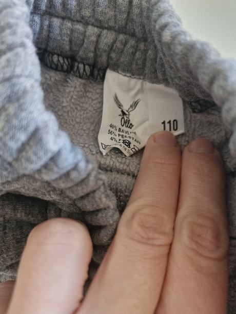 Teplé tepláky, 110