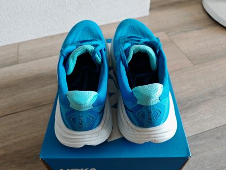 Bežecké tenisky hoka, 45