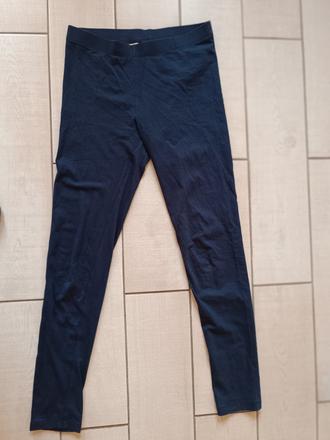 Tmavomodré legíny, 158